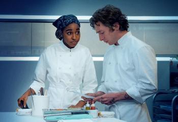 كارمن وسيدني في الموسم 4 من مسلسل ذا بير