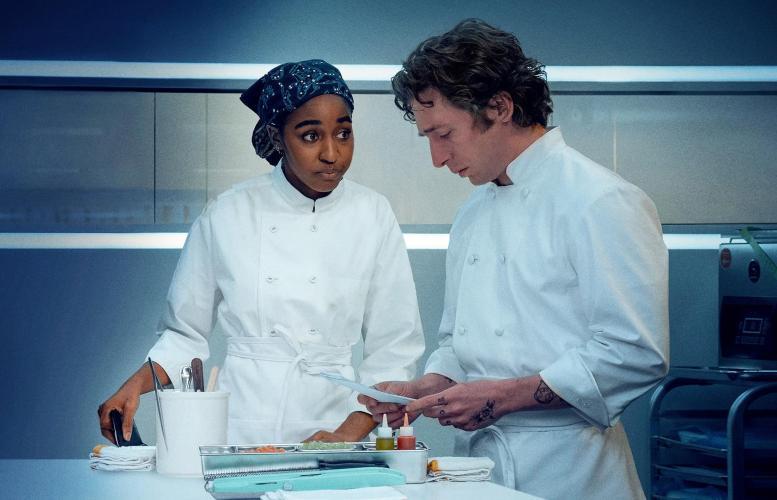 كارمن وسيدني في الموسم 4 من مسلسل ذا بير